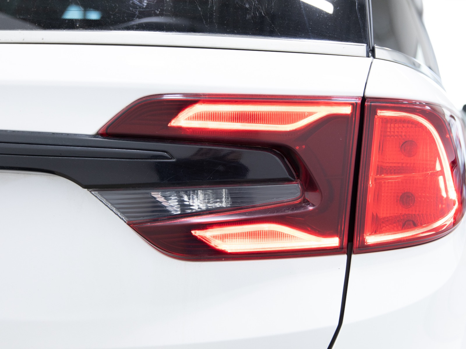 2025 Honda Odyssey Touring Auto — photo 14