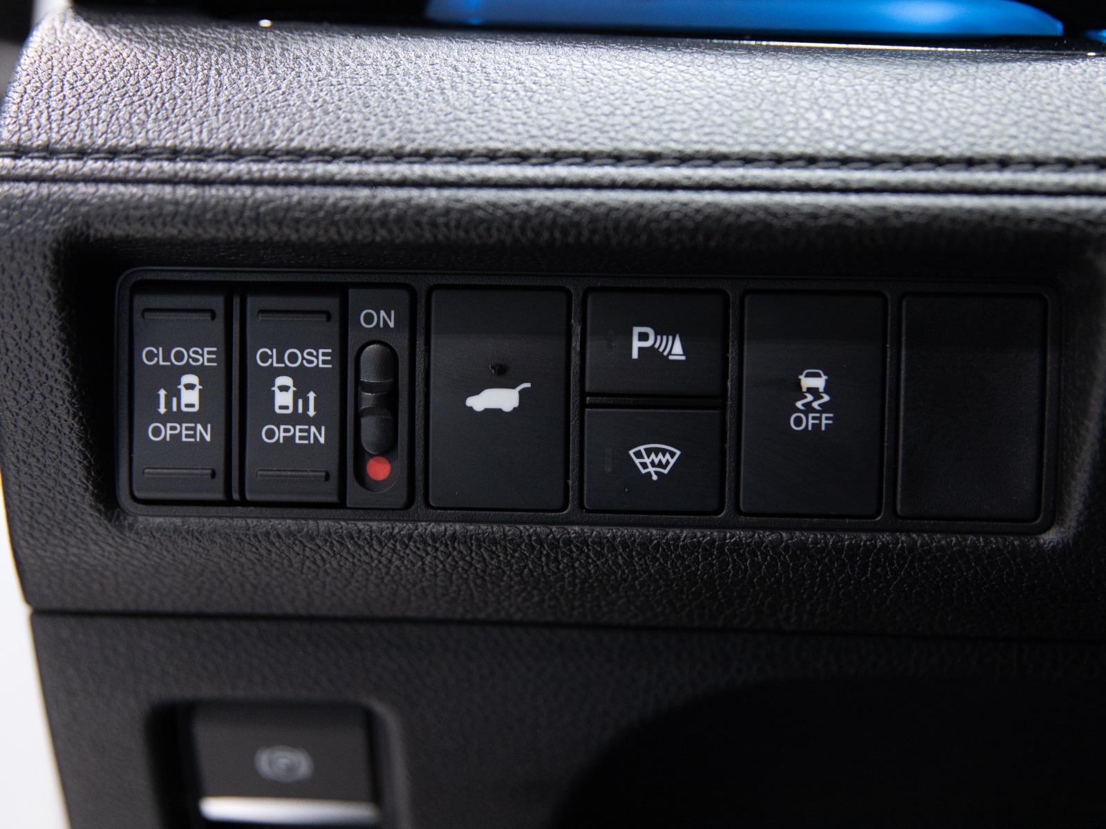 2025 Honda Odyssey Touring Auto — photo 22