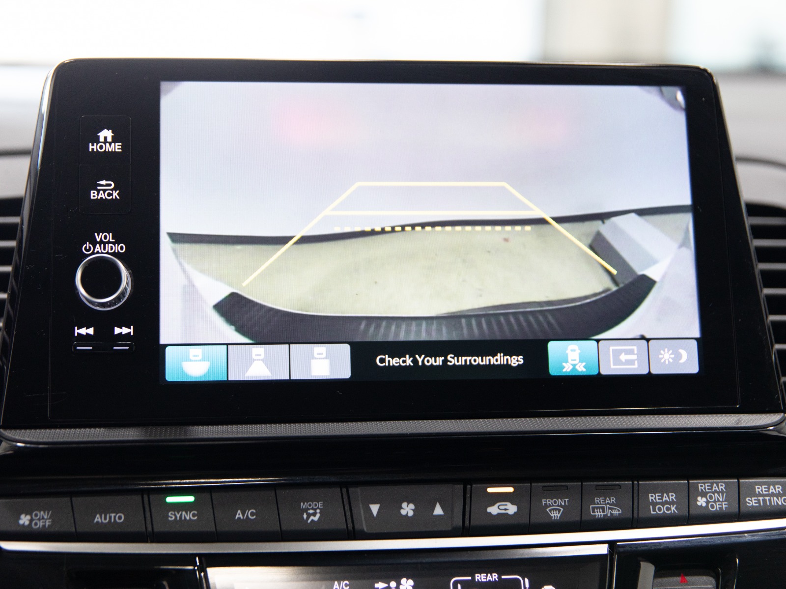 2025 Honda Odyssey Touring Auto — photo 29