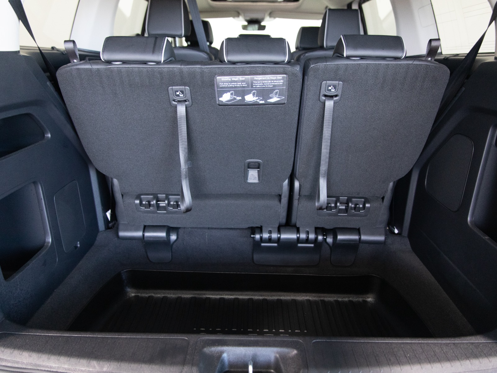2025 Honda Odyssey Touring Auto — photo 39