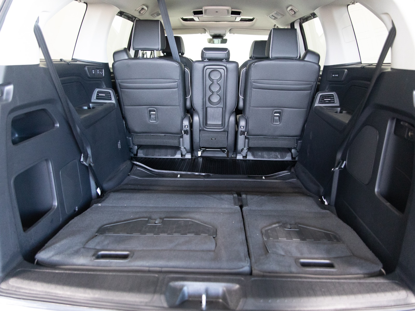 2025 Honda Odyssey Touring Auto — photo 40