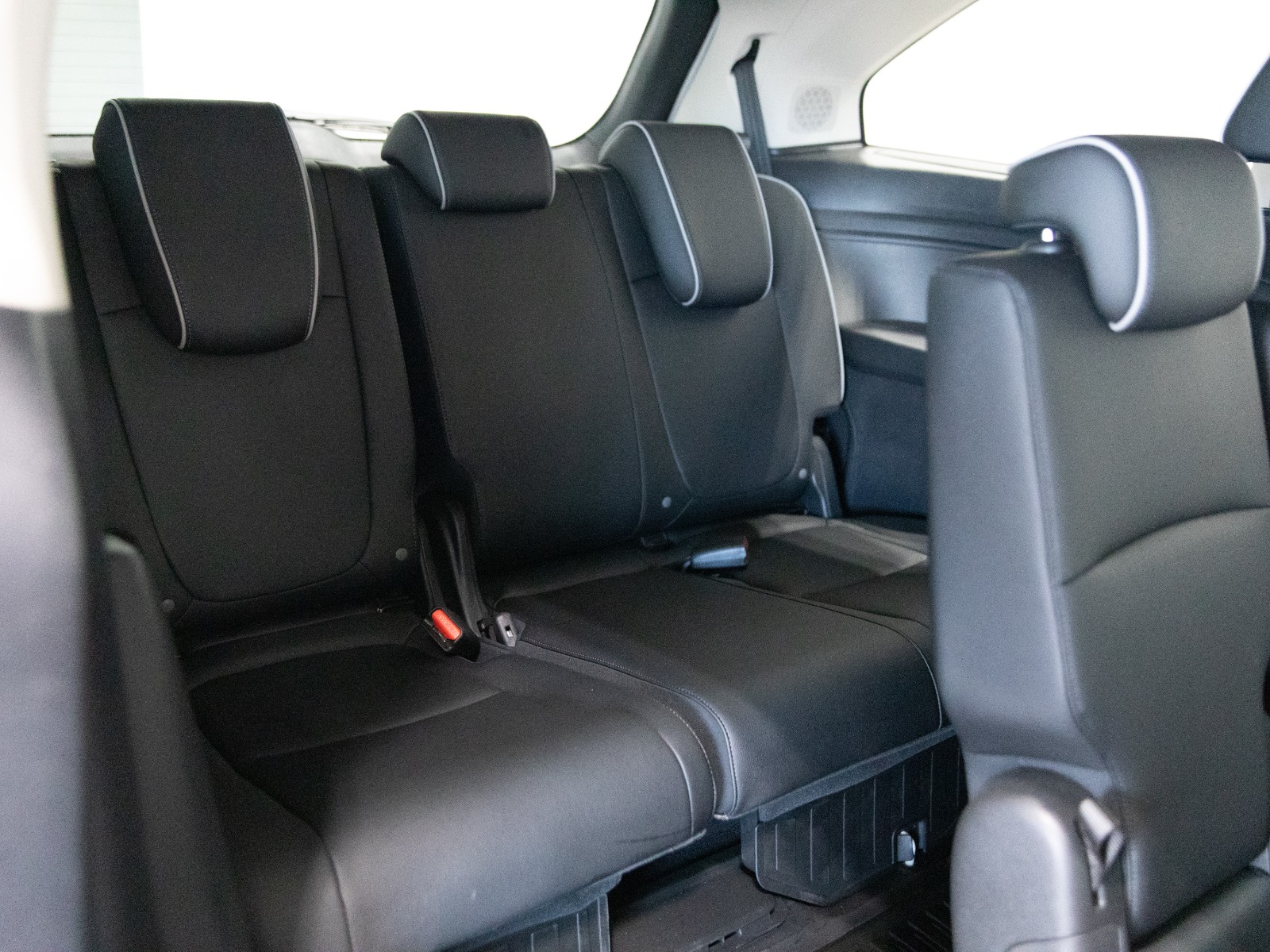 2025 Honda Odyssey Touring Auto — photo 42