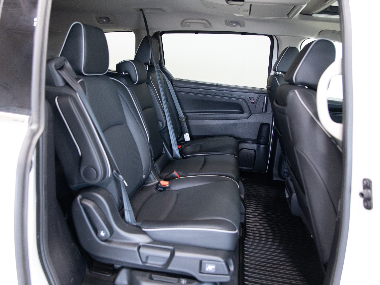 2025 Honda Odyssey Touring Auto — photo 43