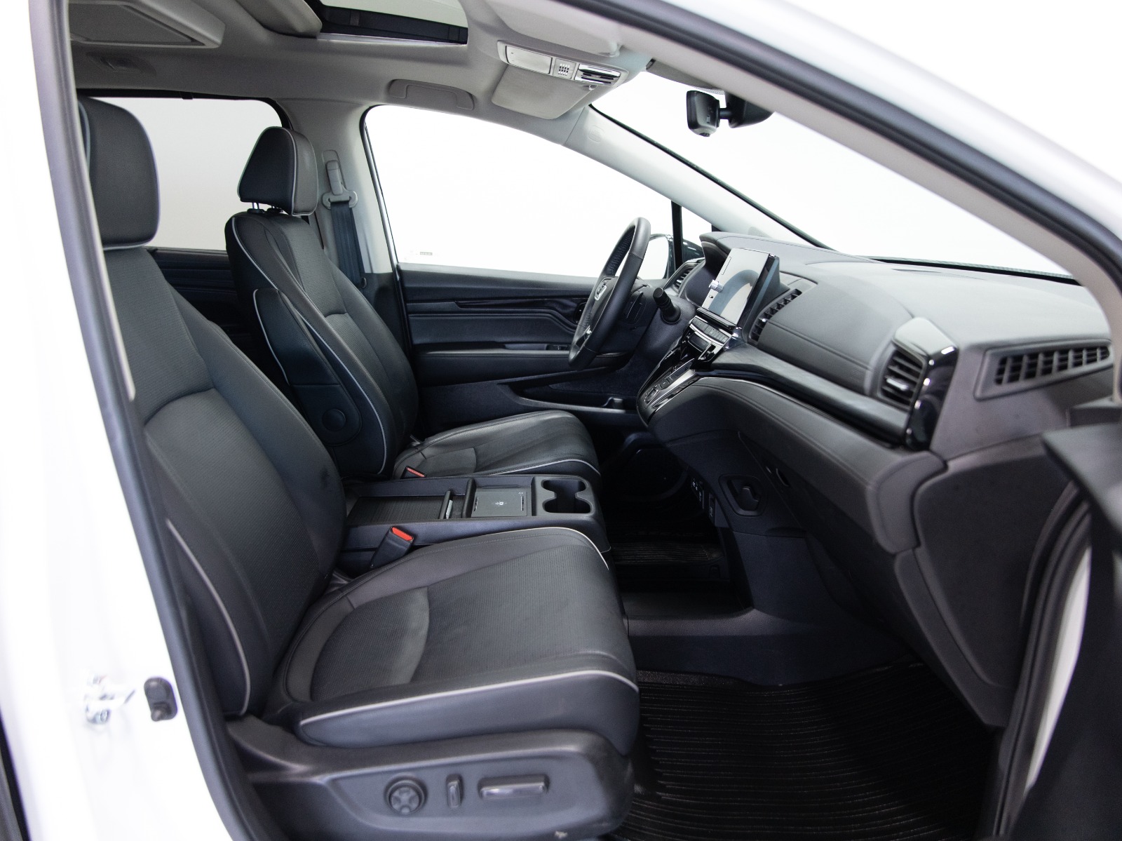 2025 Honda Odyssey Touring Auto — photo 44