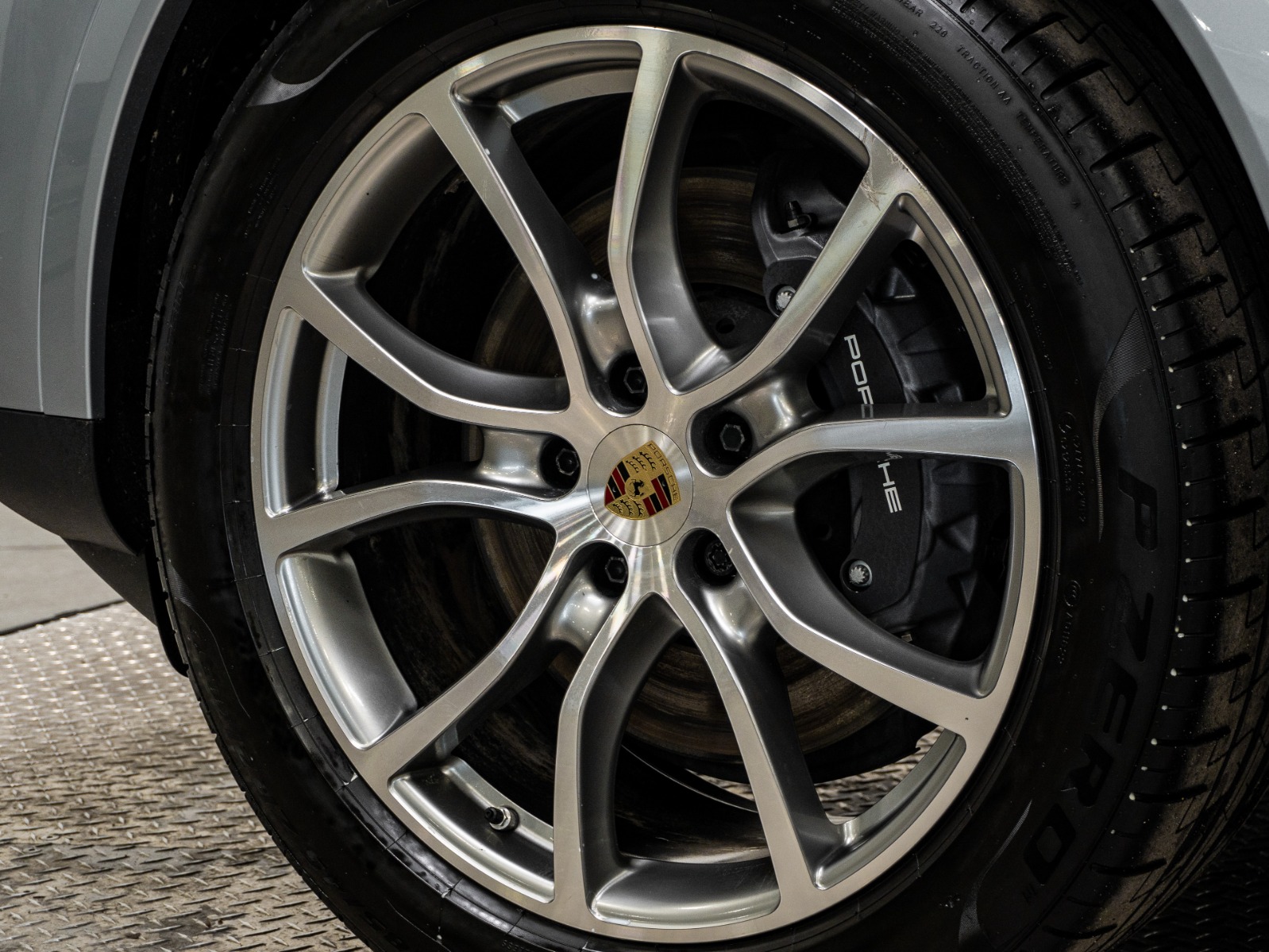 2024 Porsche Cayenne Coupe AWD — photo 10