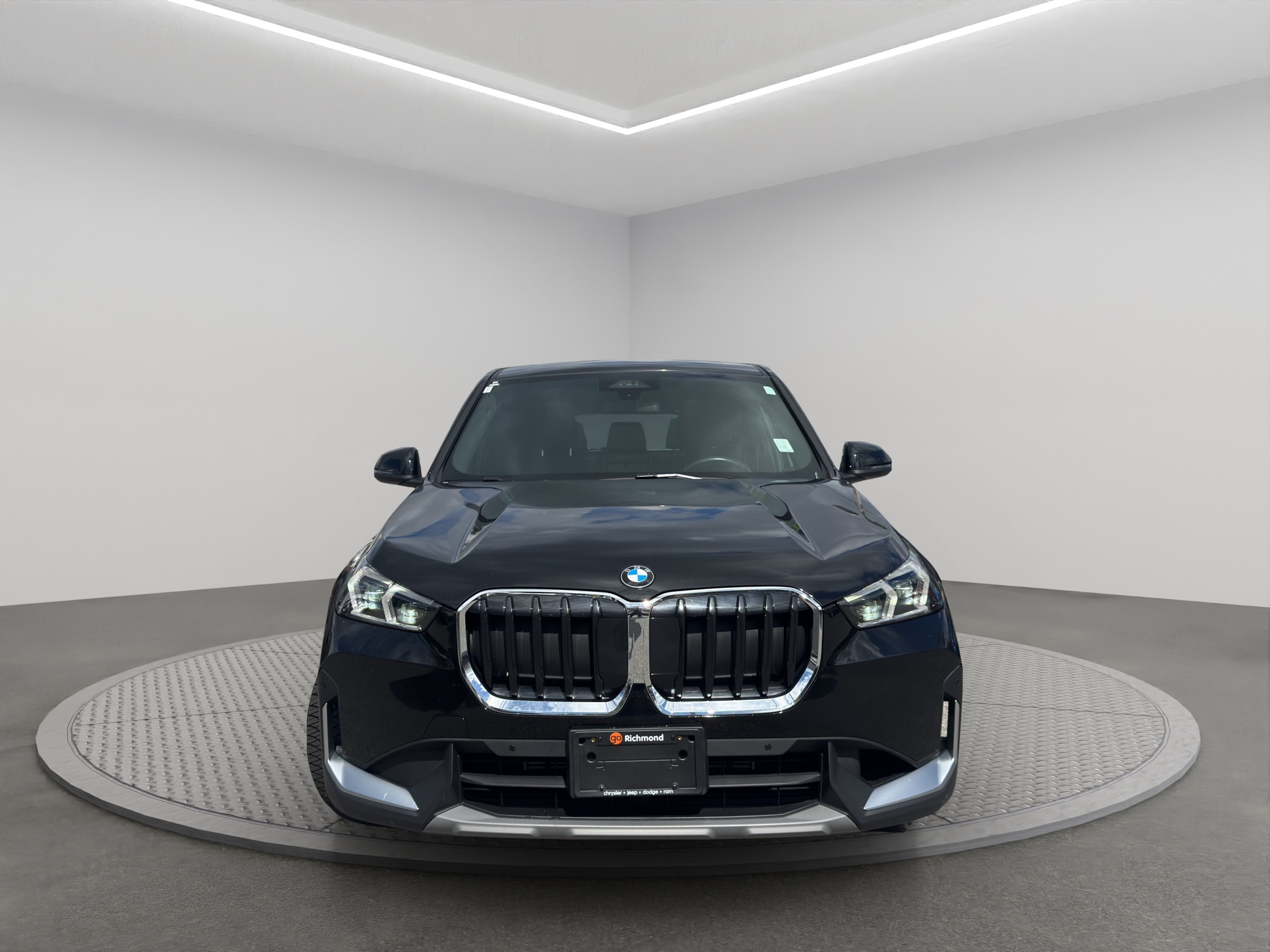 2025 BMW X1 xDrive28i Sports Activity Vehicle — photo 2