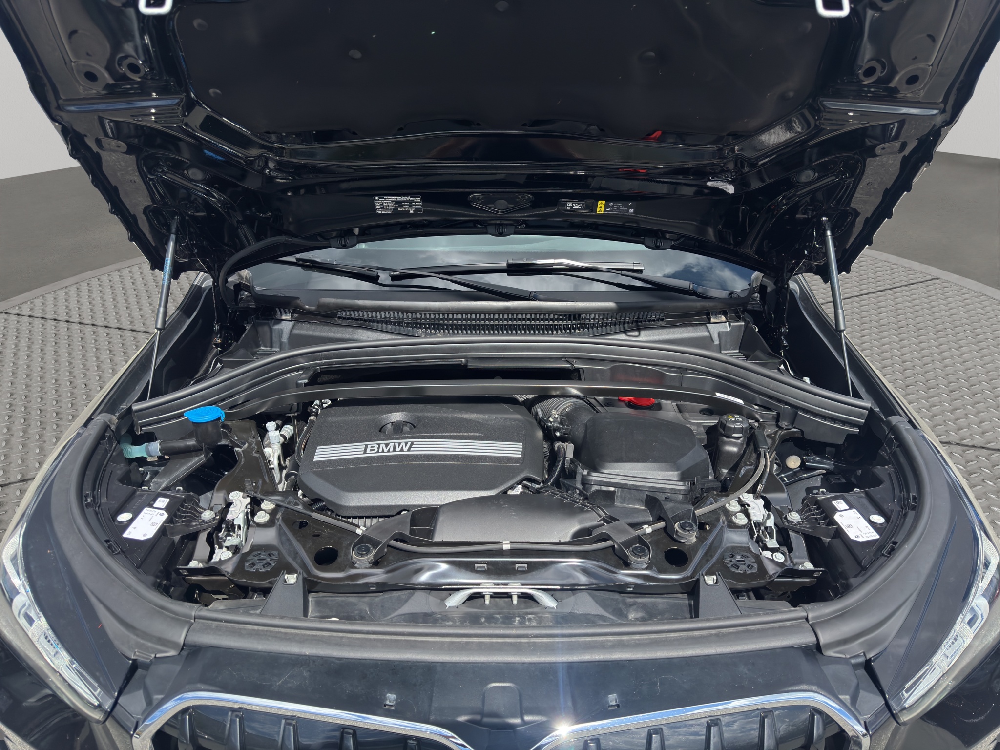 2025 BMW X1 xDrive28i Sports Activity Vehicle — photo 7