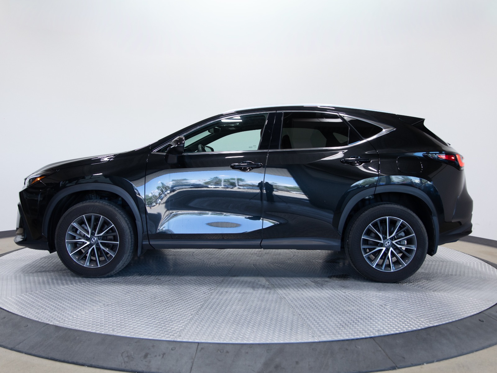 2025 Lexus NX NX 350 AWD — photo 2
