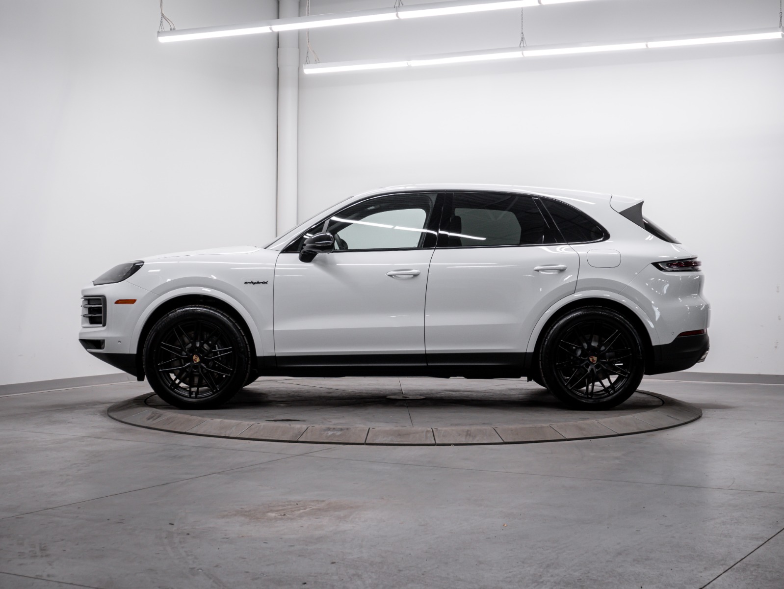 2025 Porsche Cayenne E-Hybrid AWD — photo 5