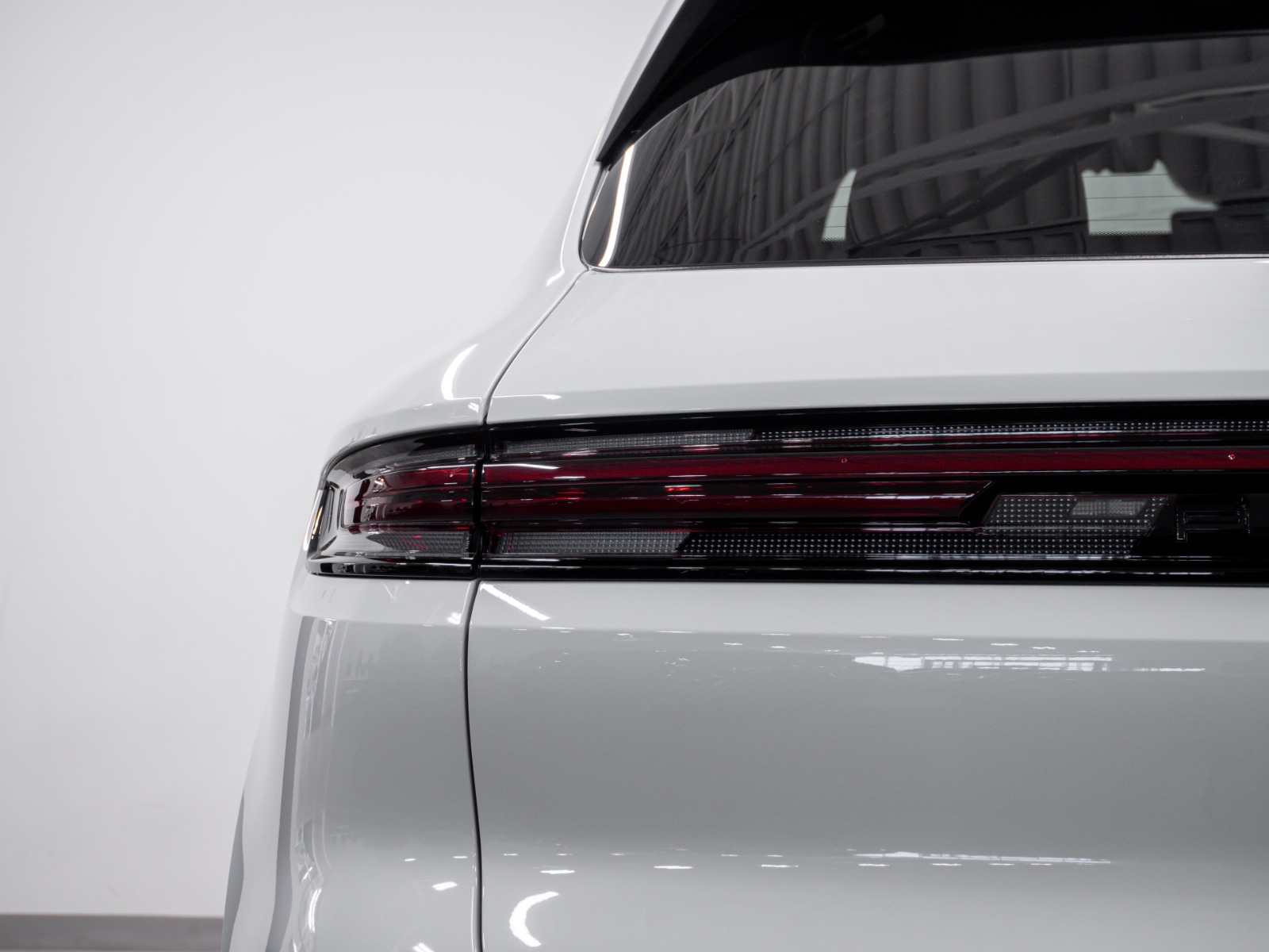 2025 Porsche Cayenne E-Hybrid AWD — photo 24