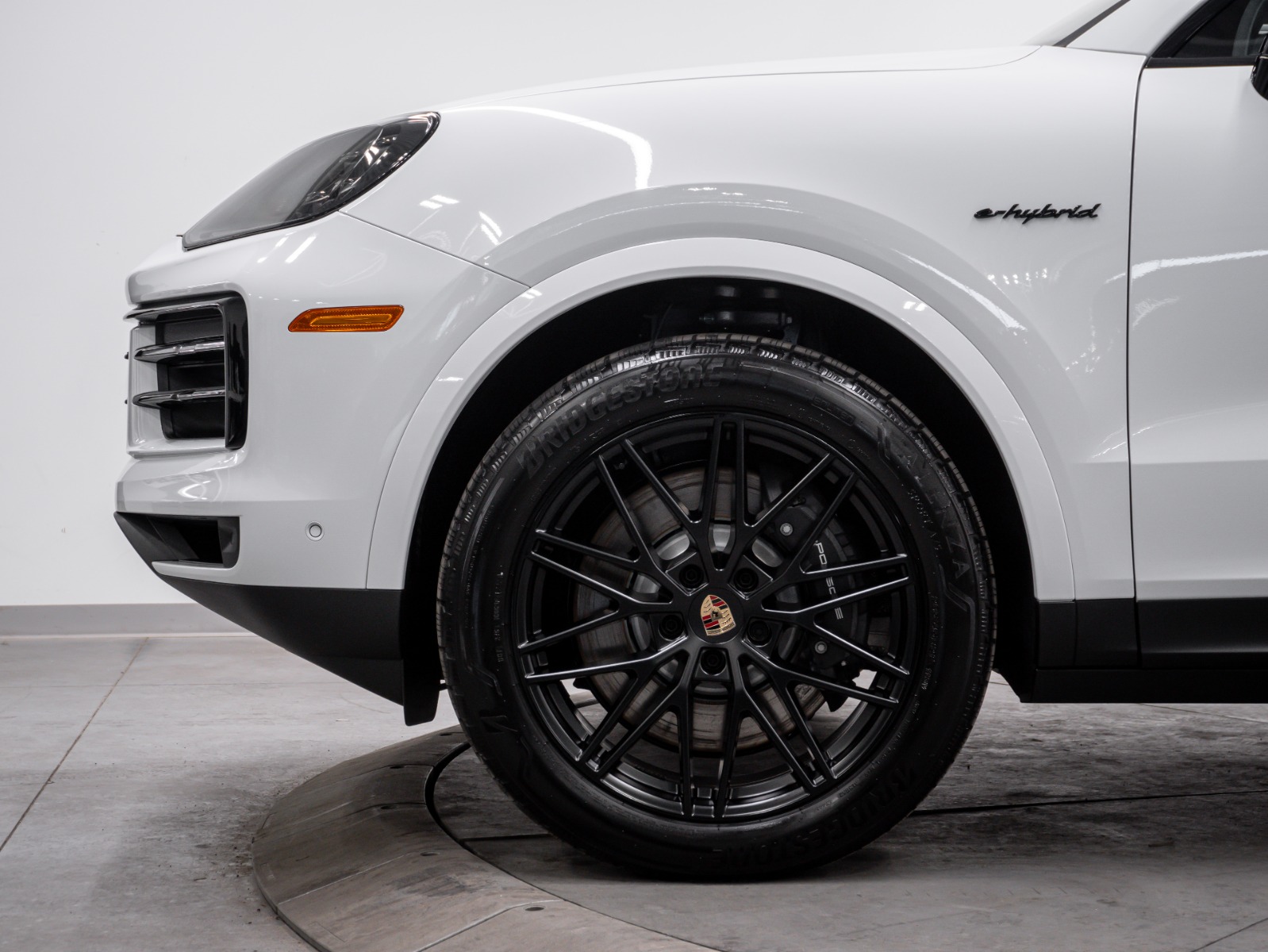 2025 Porsche Cayenne E-Hybrid AWD — photo 25