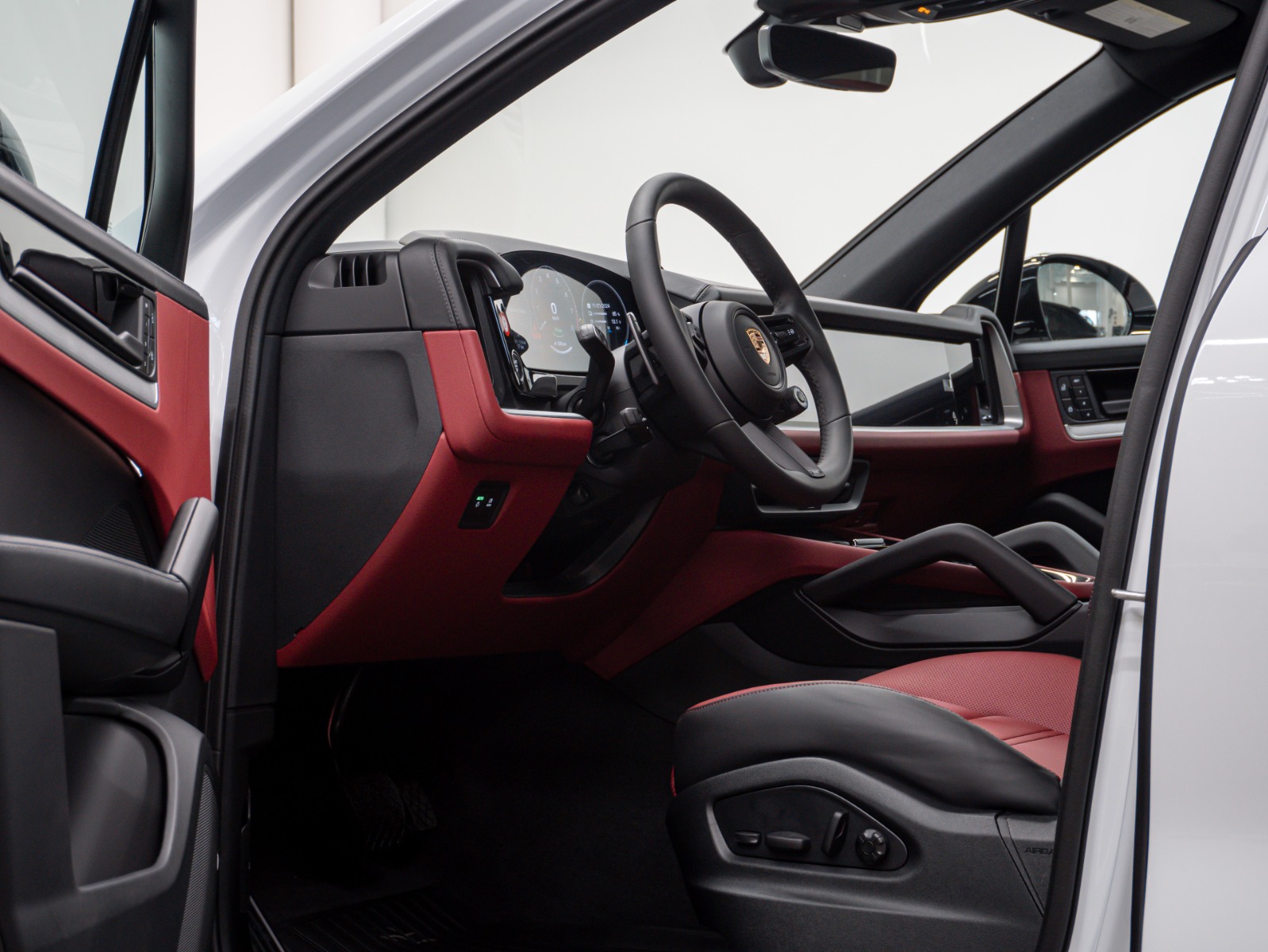 2025 Porsche Cayenne E-Hybrid AWD — photo 29