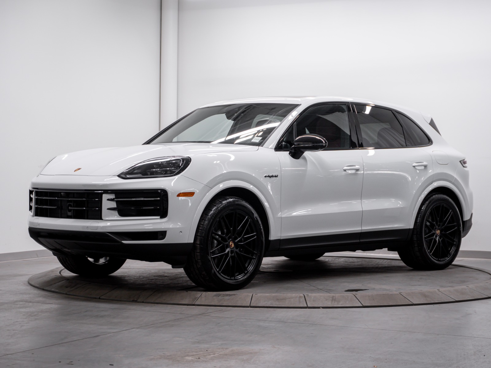 2025 Porsche Cayenne E-Hybrid AWD — photo 1