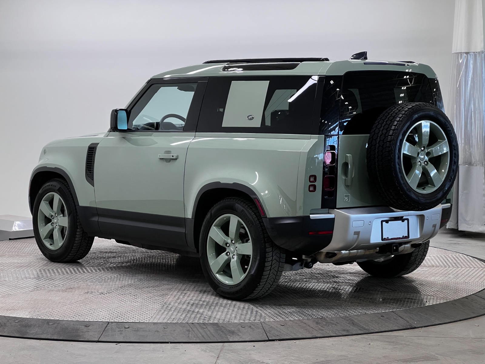 2023 Land Rover Defender 90 75th Edition AWD — photo 4