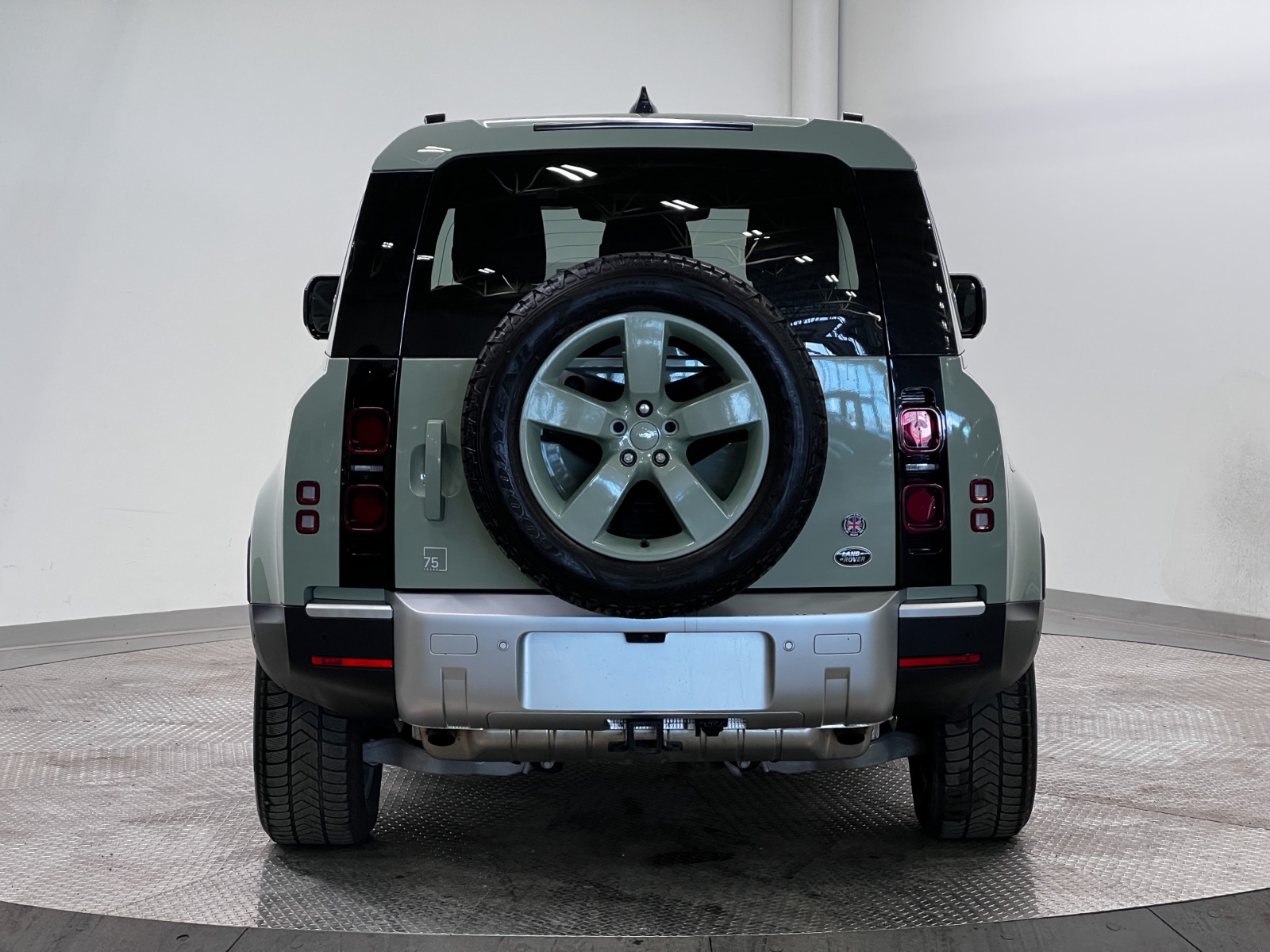 2023 Land Rover Defender 90 75th Edition AWD — photo 7