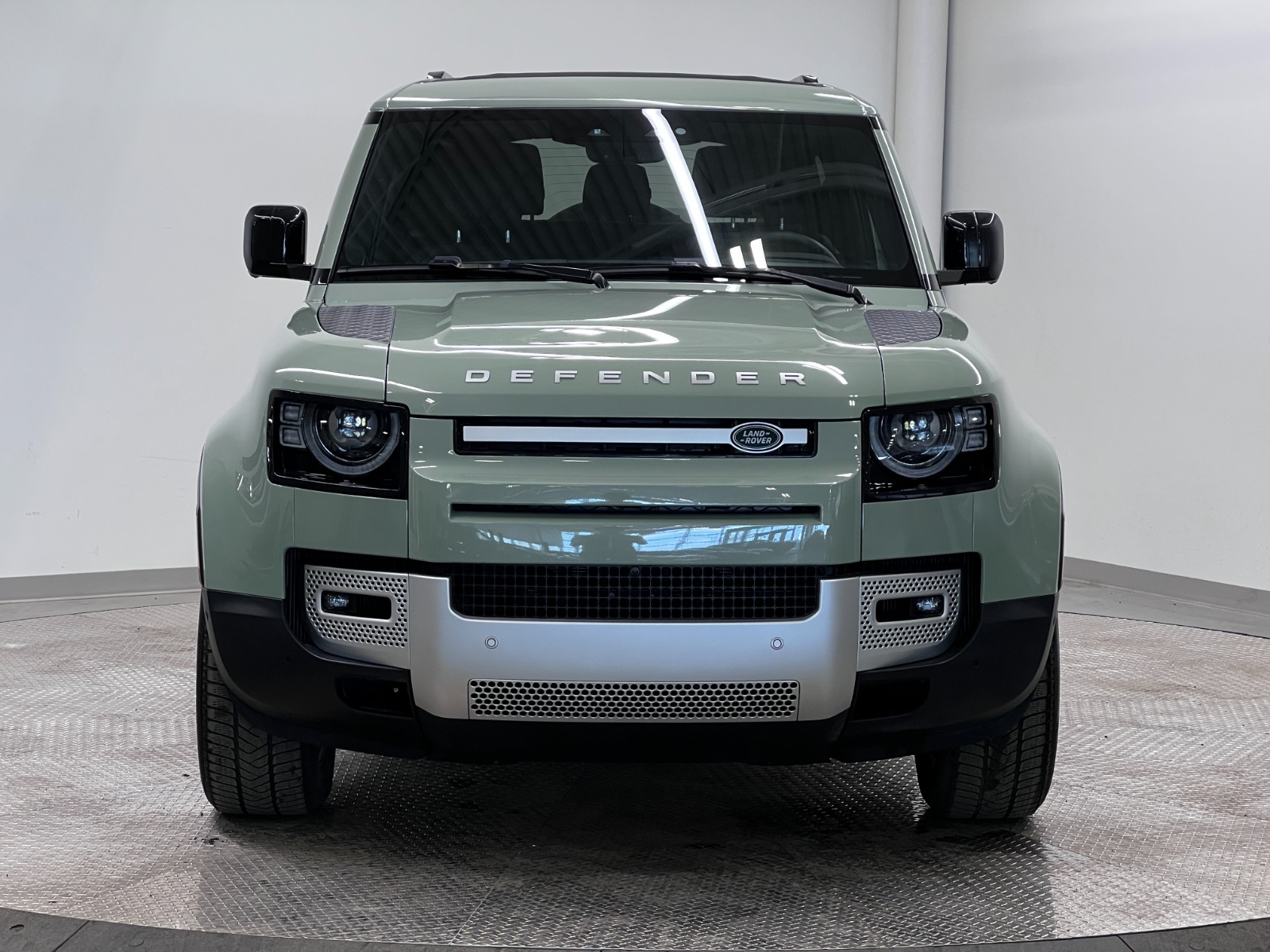 2023 Land Rover Defender 90 75th Edition AWD — photo 9