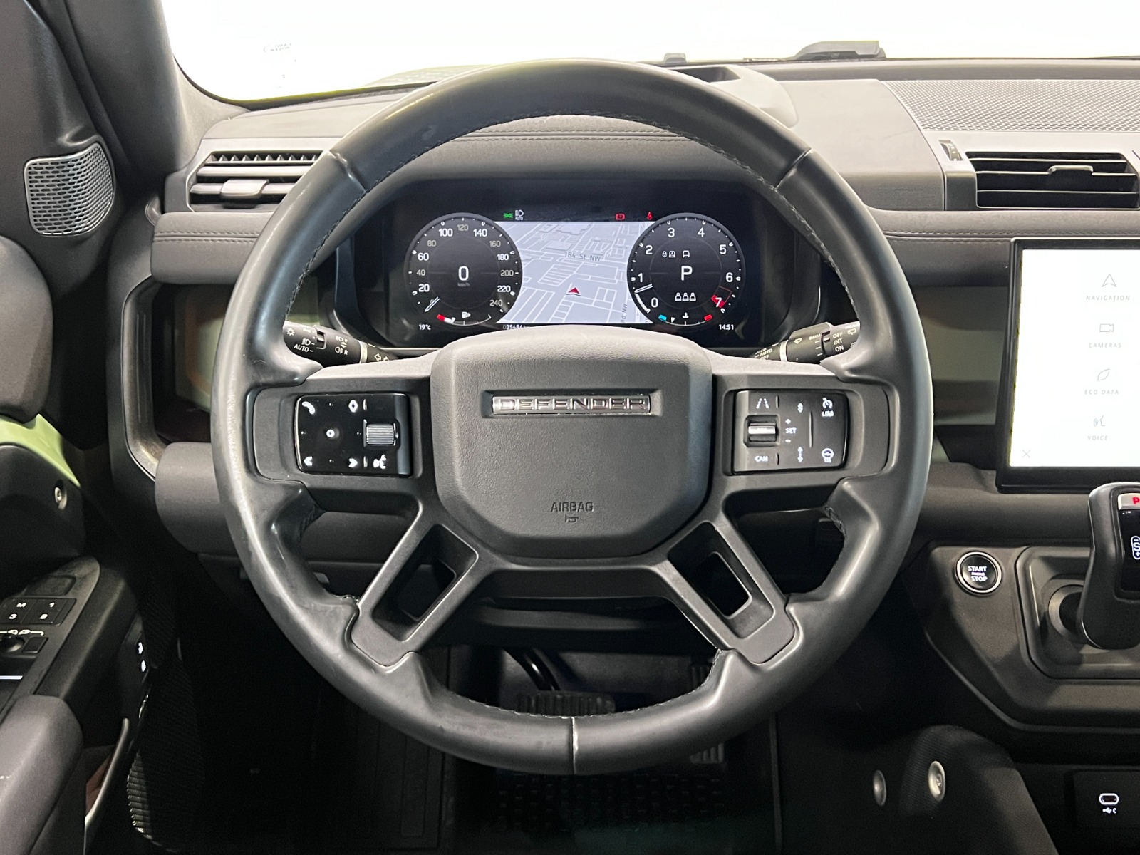 2023 Land Rover Defender 90 75th Edition AWD — photo 16