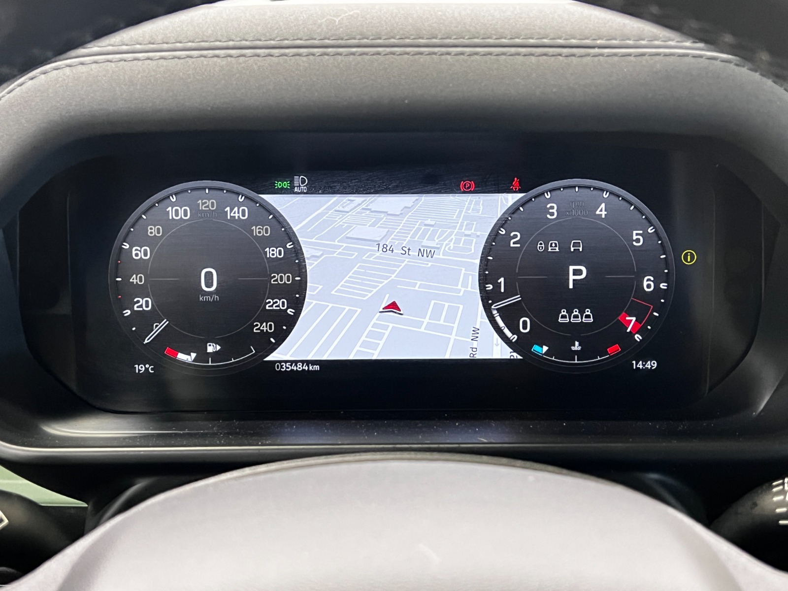 2023 Land Rover Defender 90 75th Edition AWD — photo 17