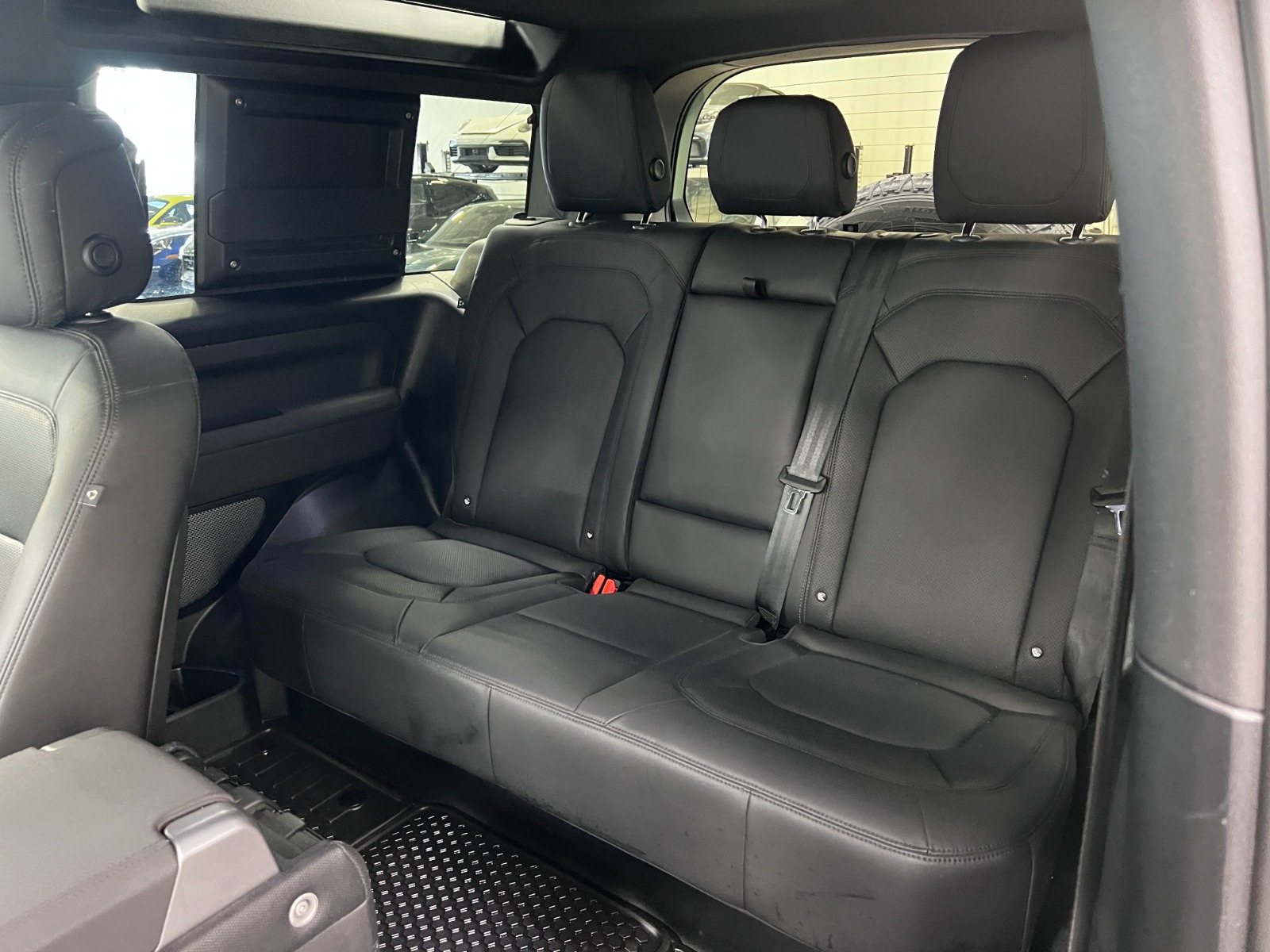 2023 Land Rover Defender 90 75th Edition AWD — photo 23