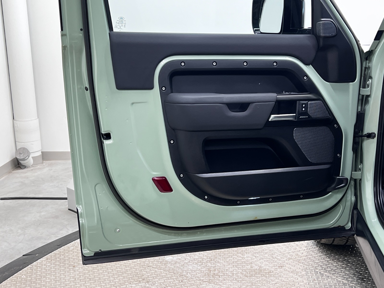 2023 Land Rover Defender 90 75th Edition AWD — photo 26