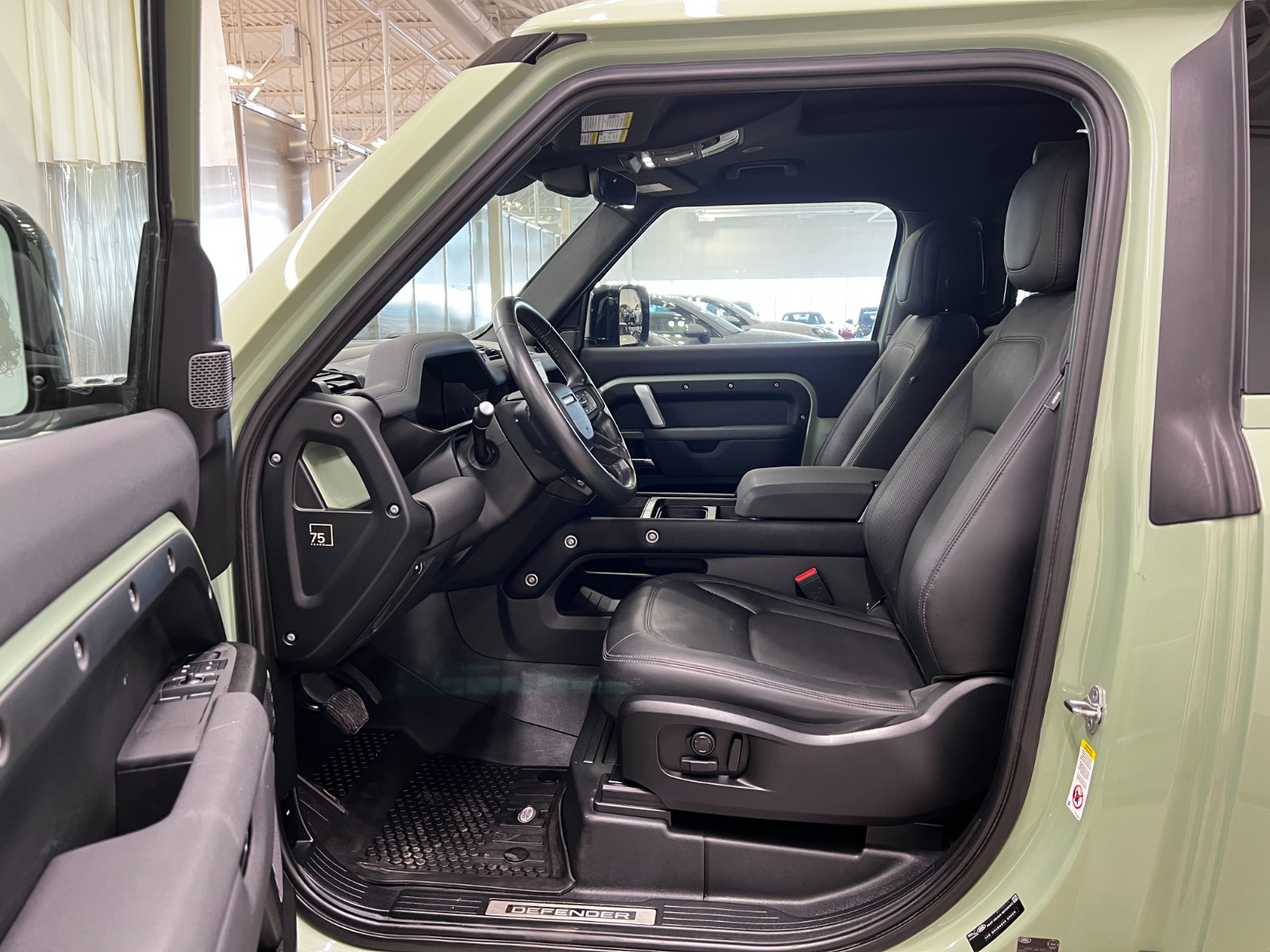 2023 Land Rover Defender 90 75th Edition AWD — photo 32
