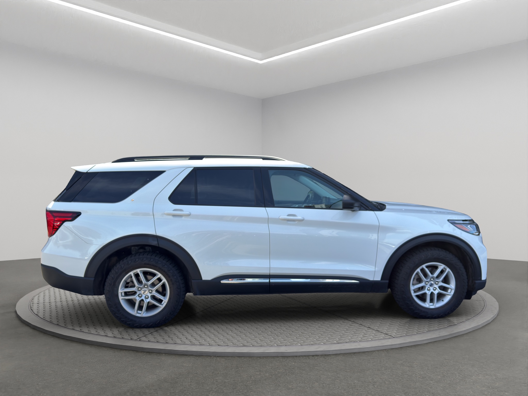 2025 Ford Explorer Active 4WD — photo 3