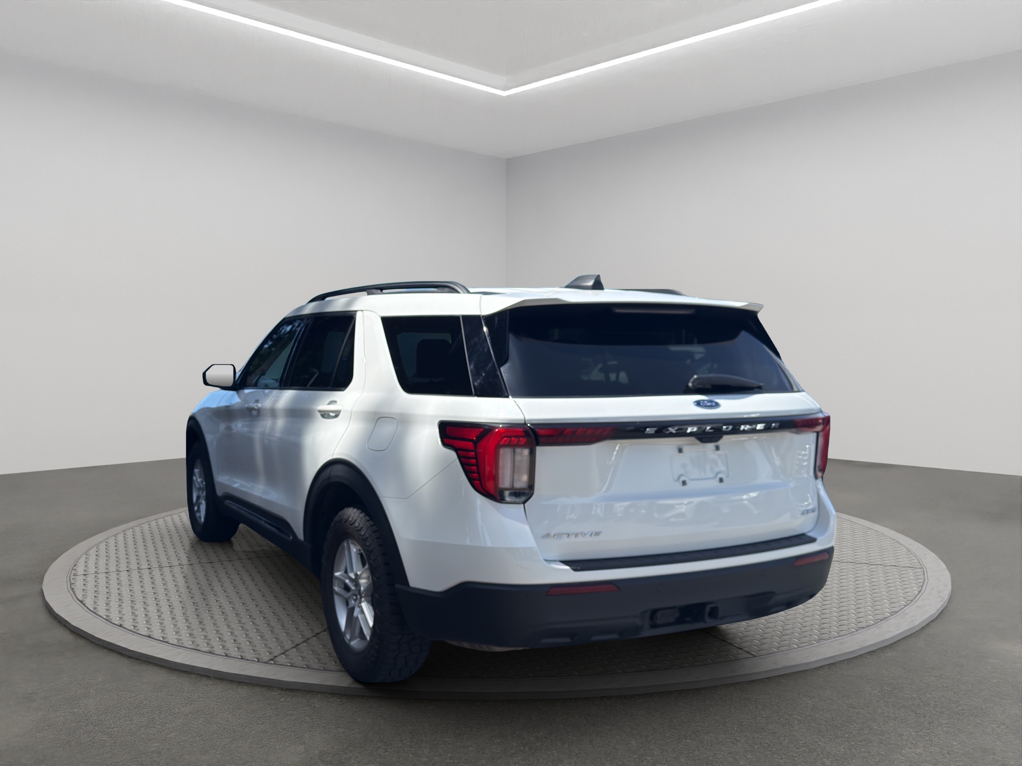 2025 Ford Explorer Active 4WD — photo 4