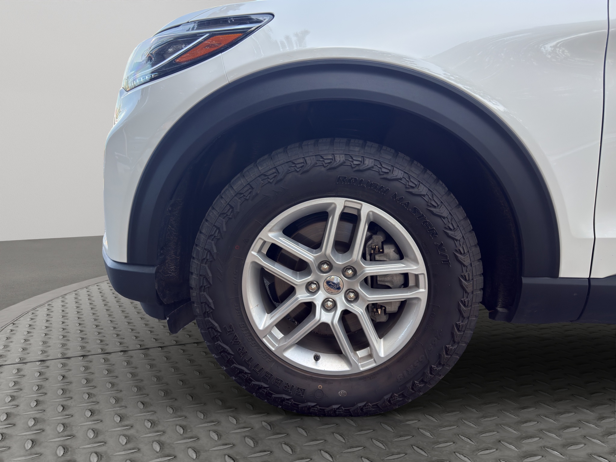 2025 Ford Explorer Active 4WD — photo 6