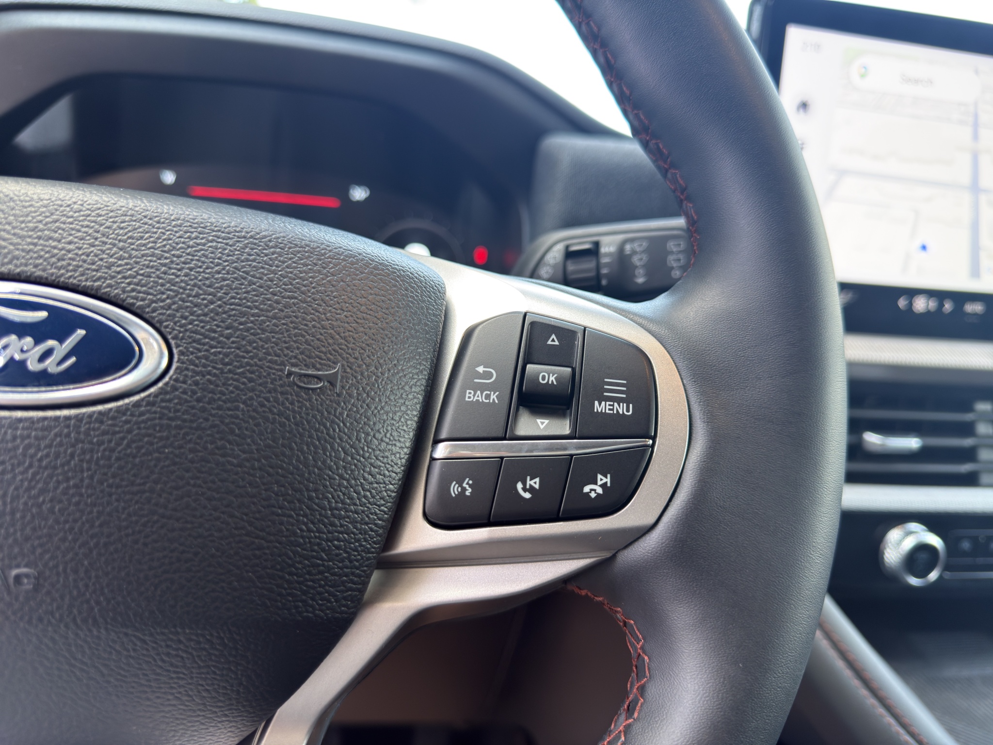 2025 Ford Explorer Active 4WD — photo 8