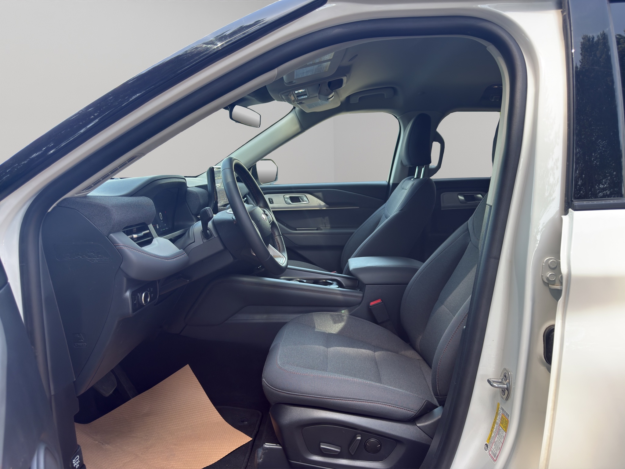 2025 Ford Explorer Active 4WD — photo 9