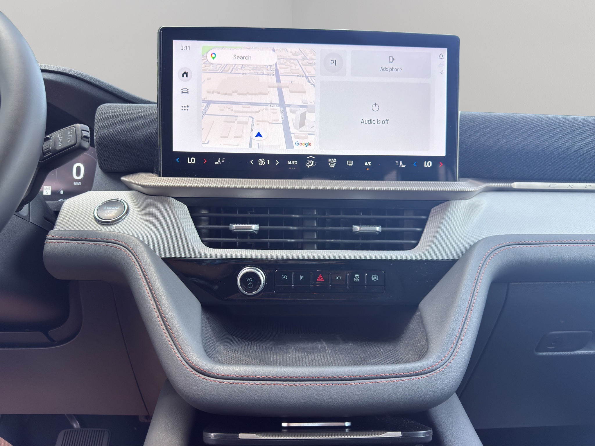 2025 Ford Explorer Active 4WD — photo 13