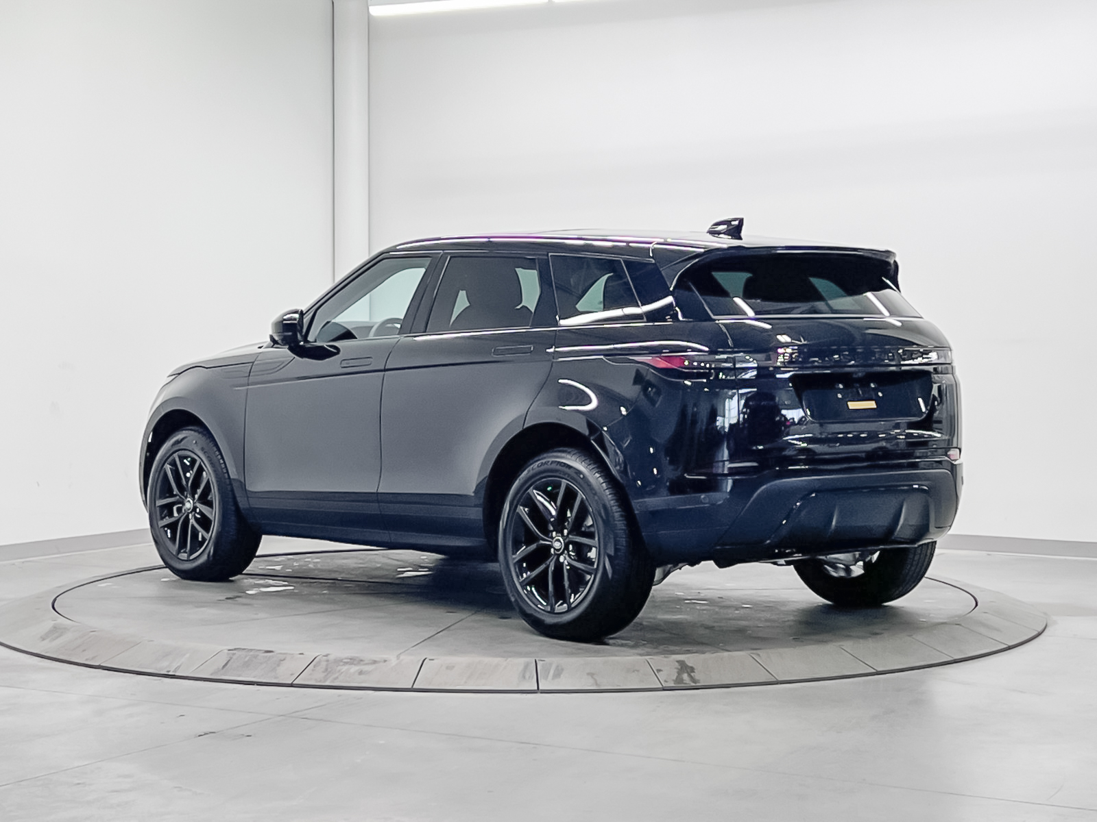 2025 Land Rover Range Rover Evoque P250 S — photo 4