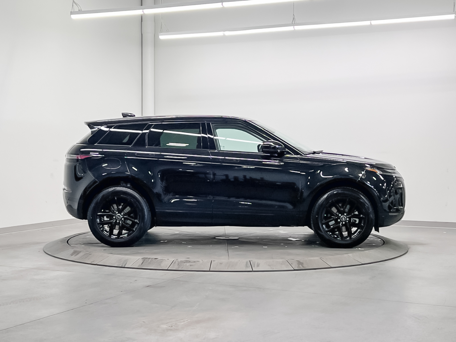 2025 Land Rover Range Rover Evoque P250 S — photo 6