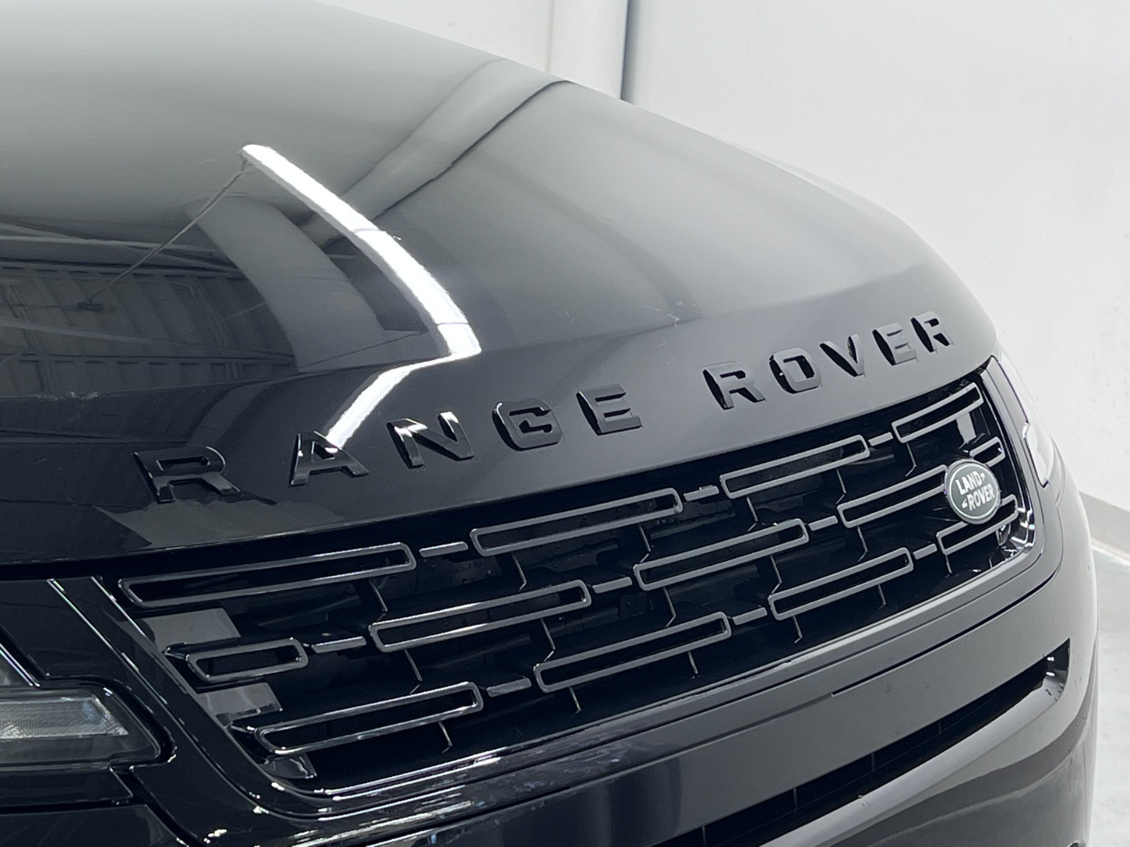 2025 Land Rover Range Rover Evoque P250 S — photo 9