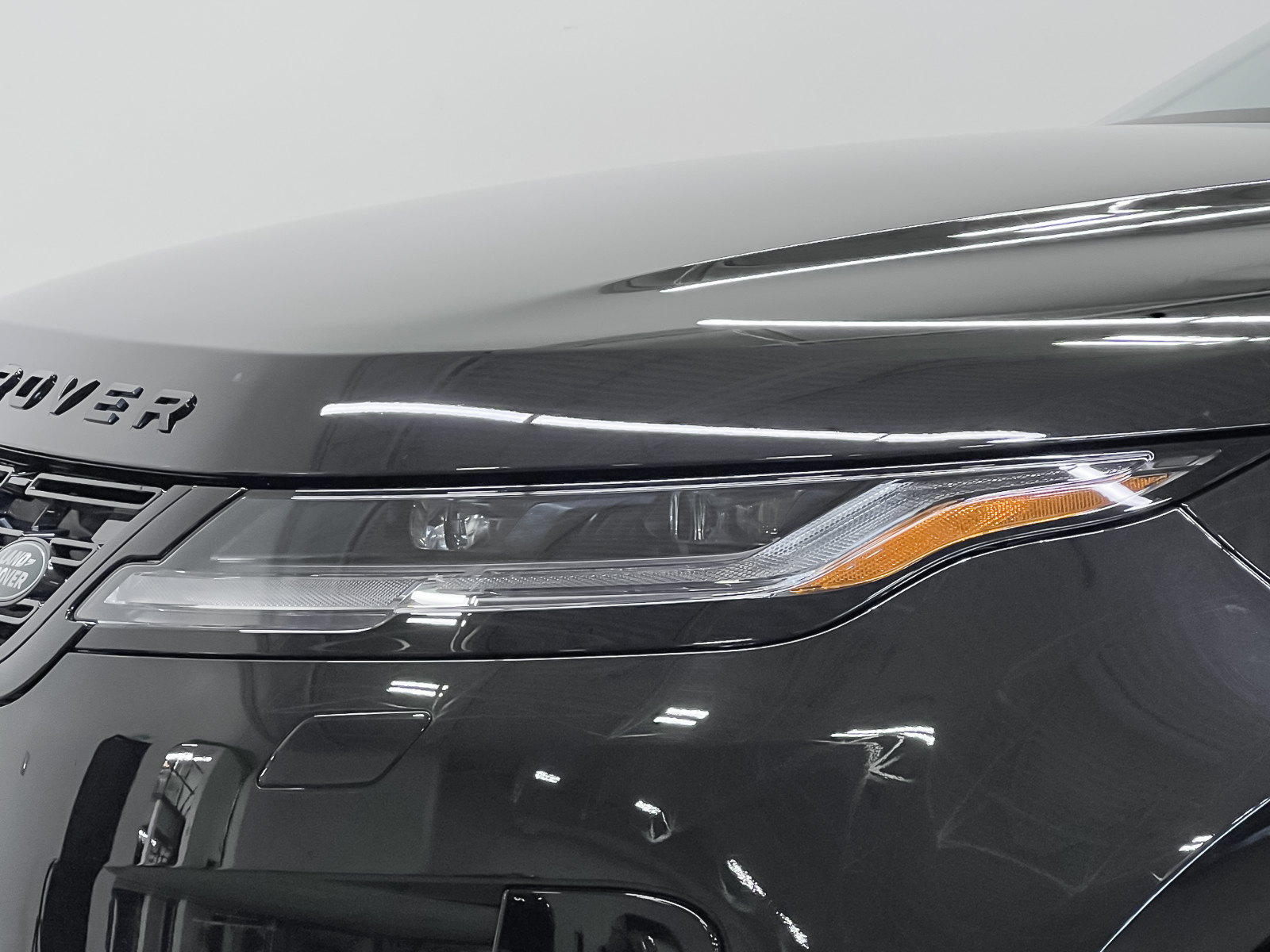 2025 Land Rover Range Rover Evoque P250 S — photo 11