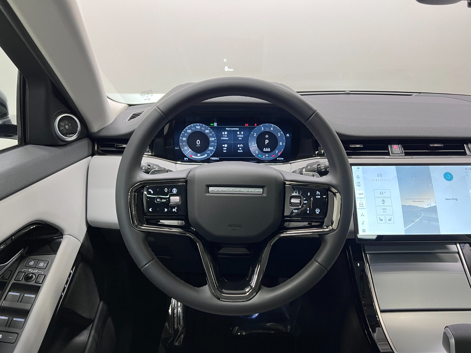 2025 Land Rover Range Rover Evoque P250 S — photo 13