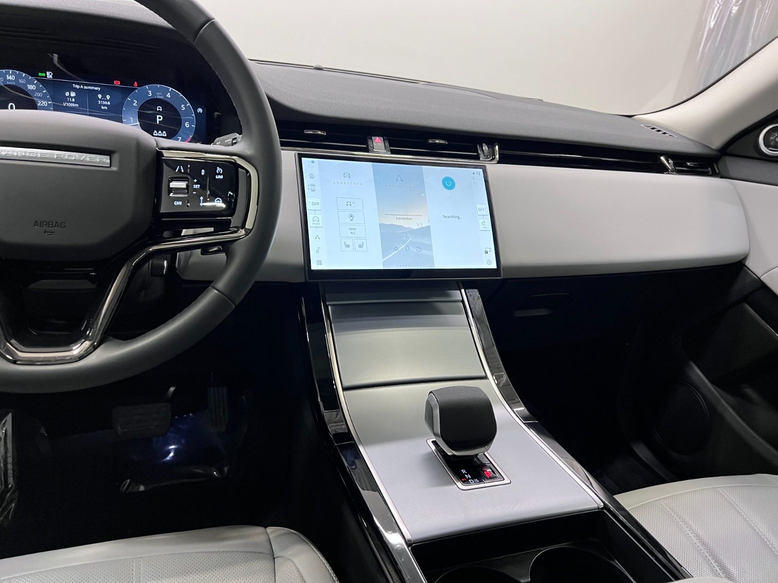 2025 Land Rover Range Rover Evoque P250 S — photo 16