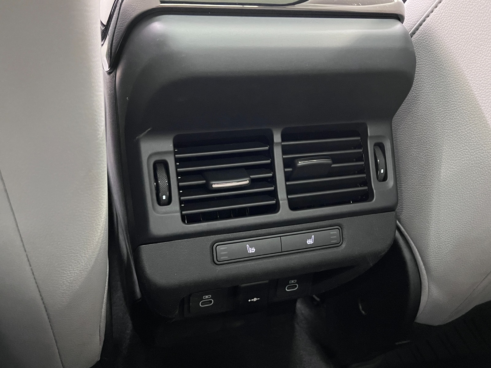 2025 Land Rover Range Rover Evoque P250 S — photo 30