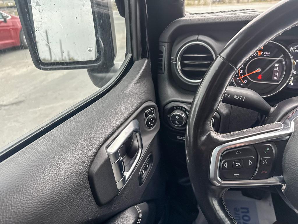 2020 Jeep Gladiator Overland 4x4 — photo 13