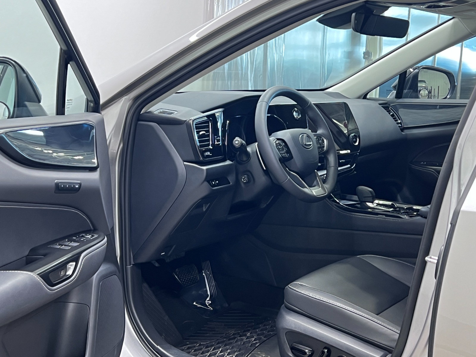 2025 Lexus NX NX 350 AWD — photo 4
