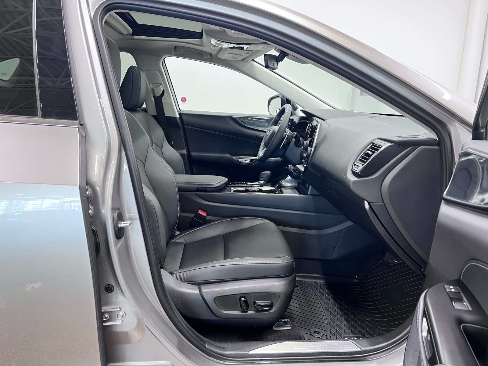 2025 Lexus NX NX 350 AWD — photo 5
