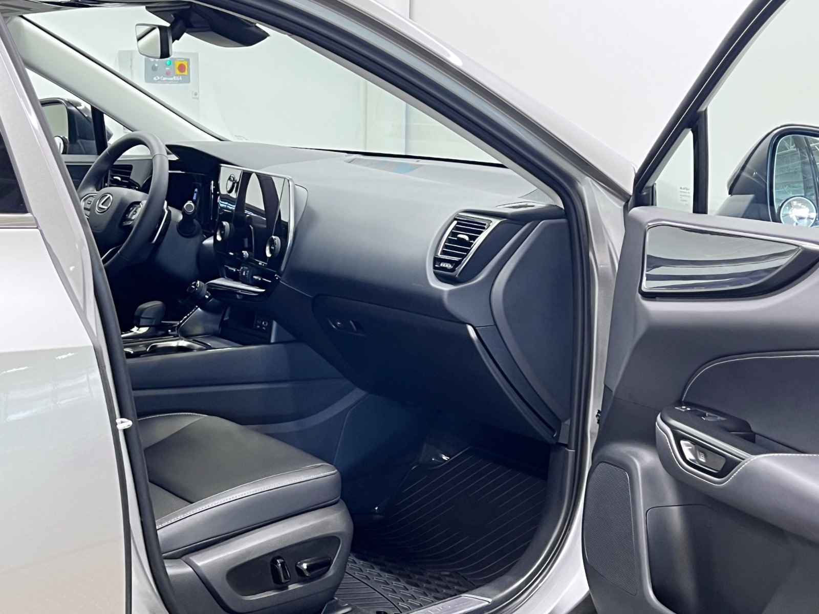 2025 Lexus NX NX 350 AWD — photo 24
