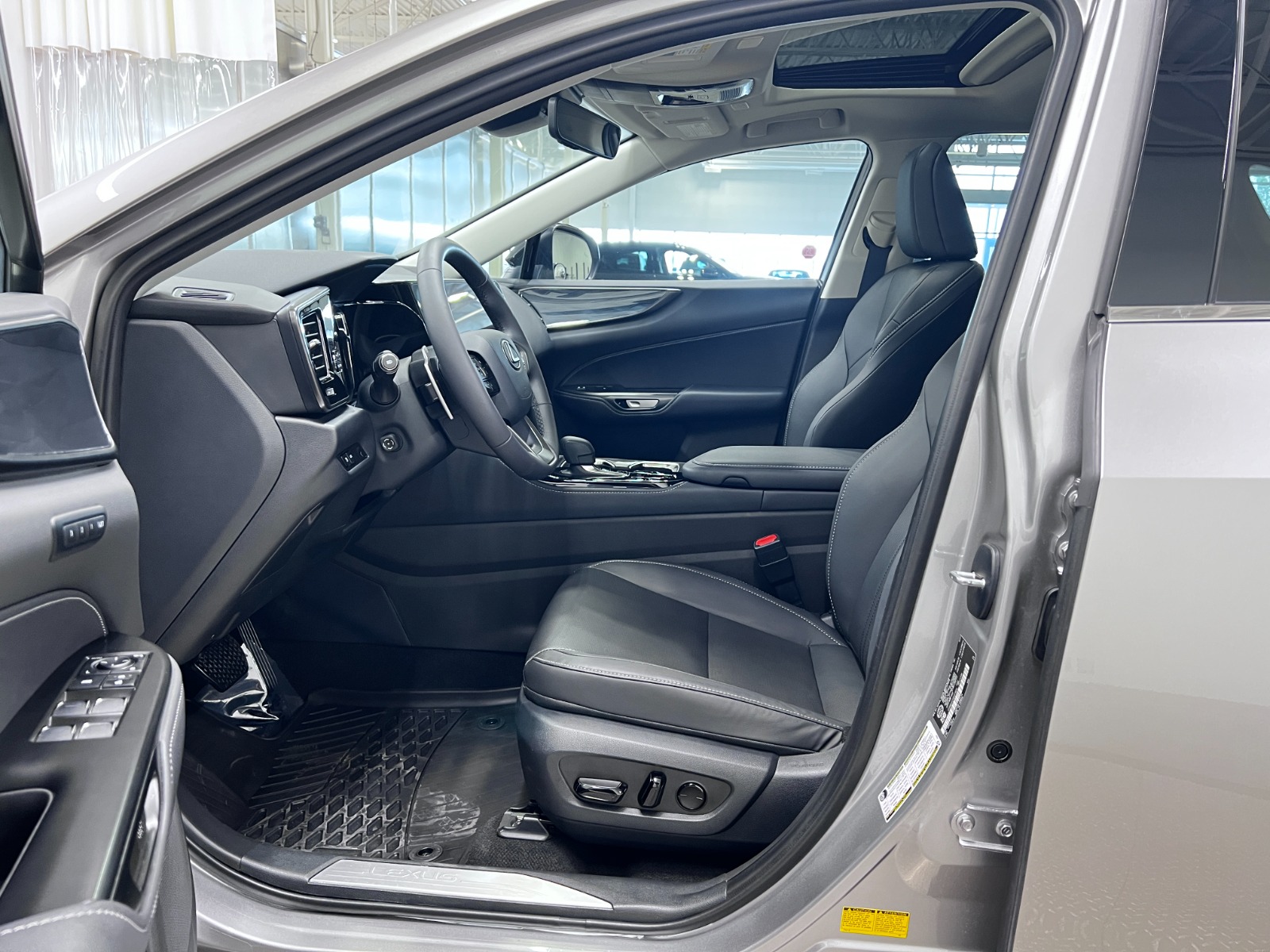 2025 Lexus NX NX 350 AWD — photo 28