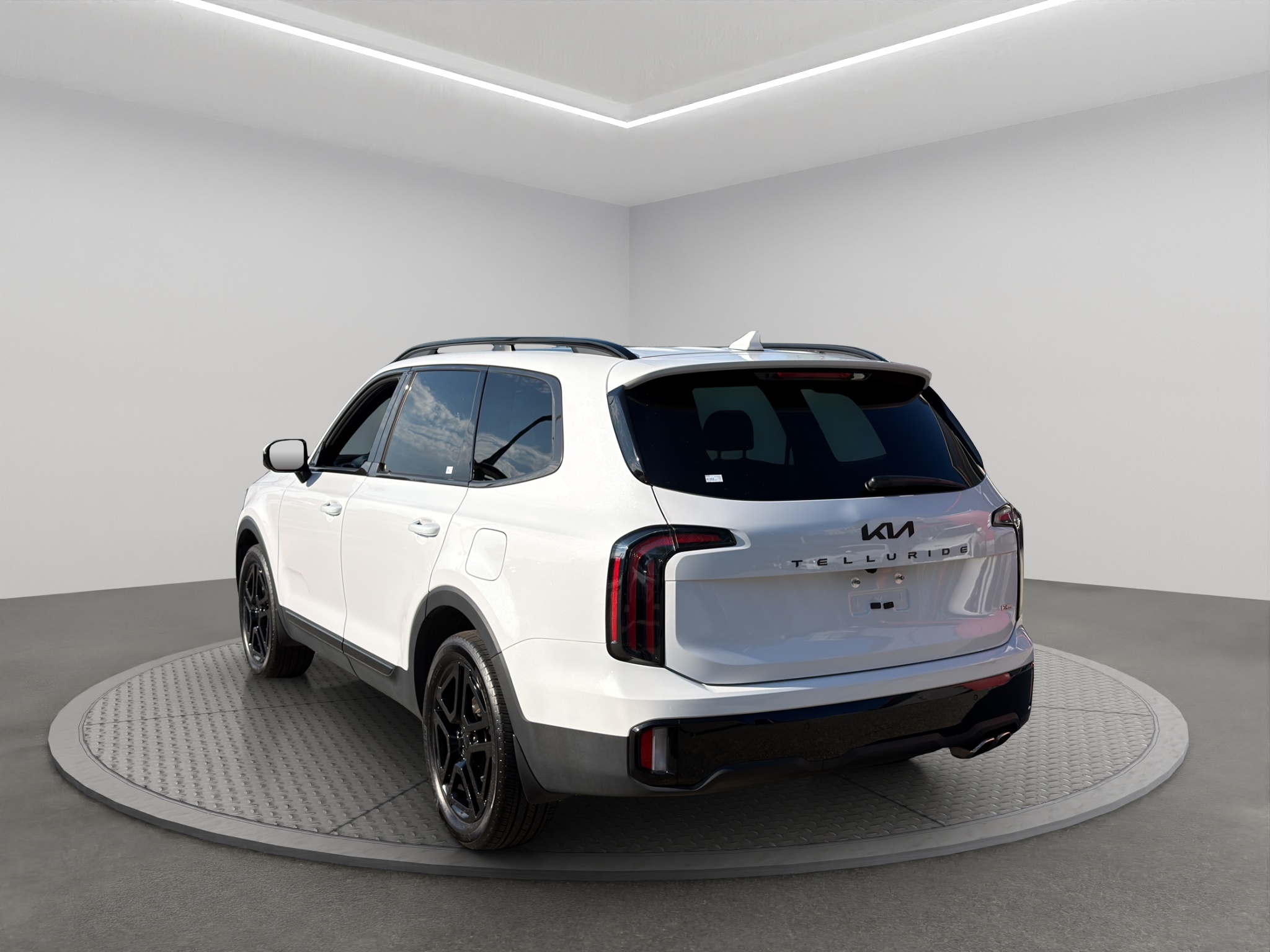 2025 Kia Telluride X-Line AWD w/Black Interior — photo 4