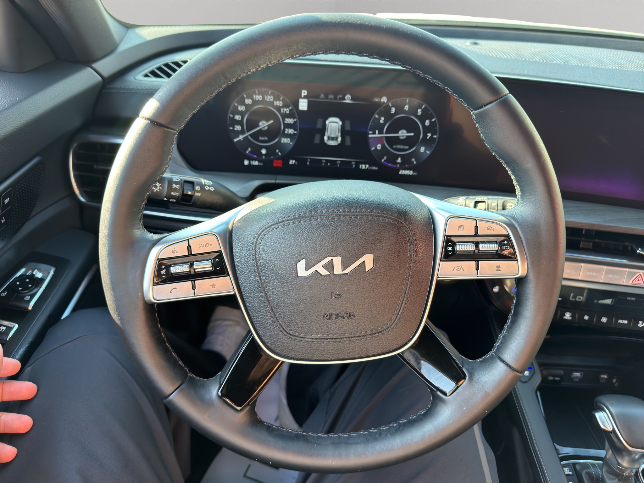 2025 Kia Telluride X-Line AWD w/Black Interior — photo 9