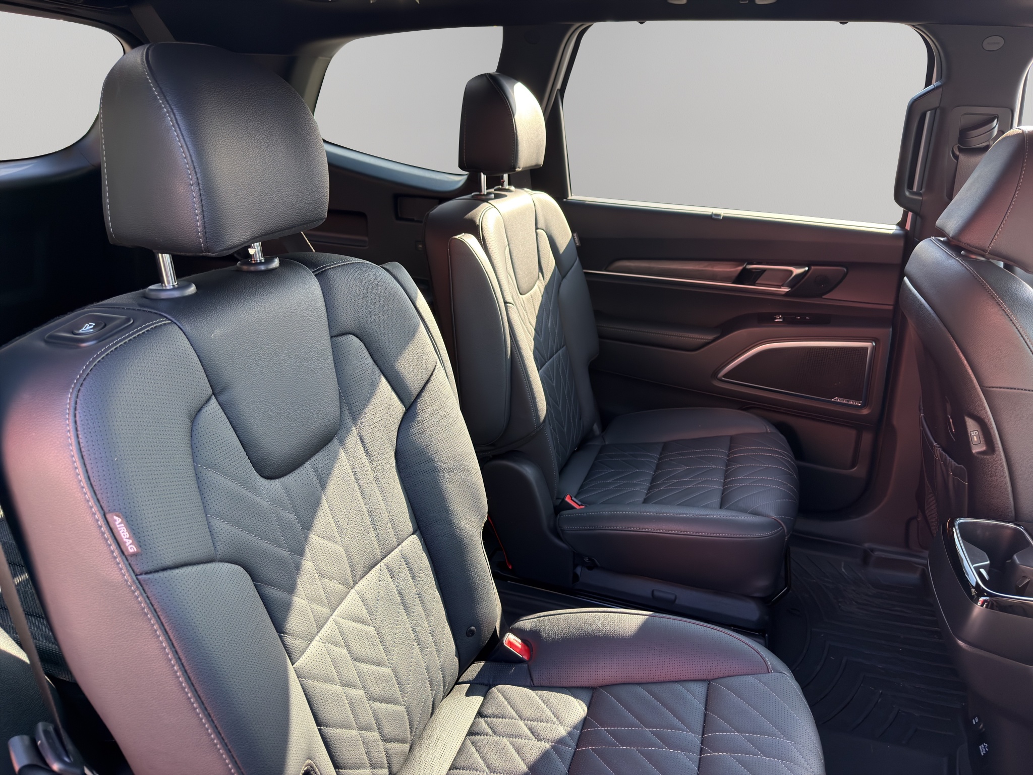 2025 Kia Telluride X-Line AWD w/Black Interior — photo 16