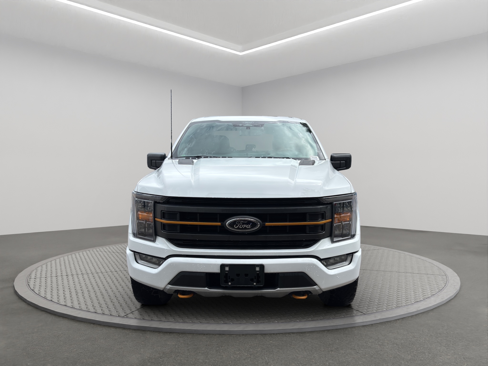 2022 Ford F-150 Tremor 4WD SuperCrew 5.5' Box — photo 2