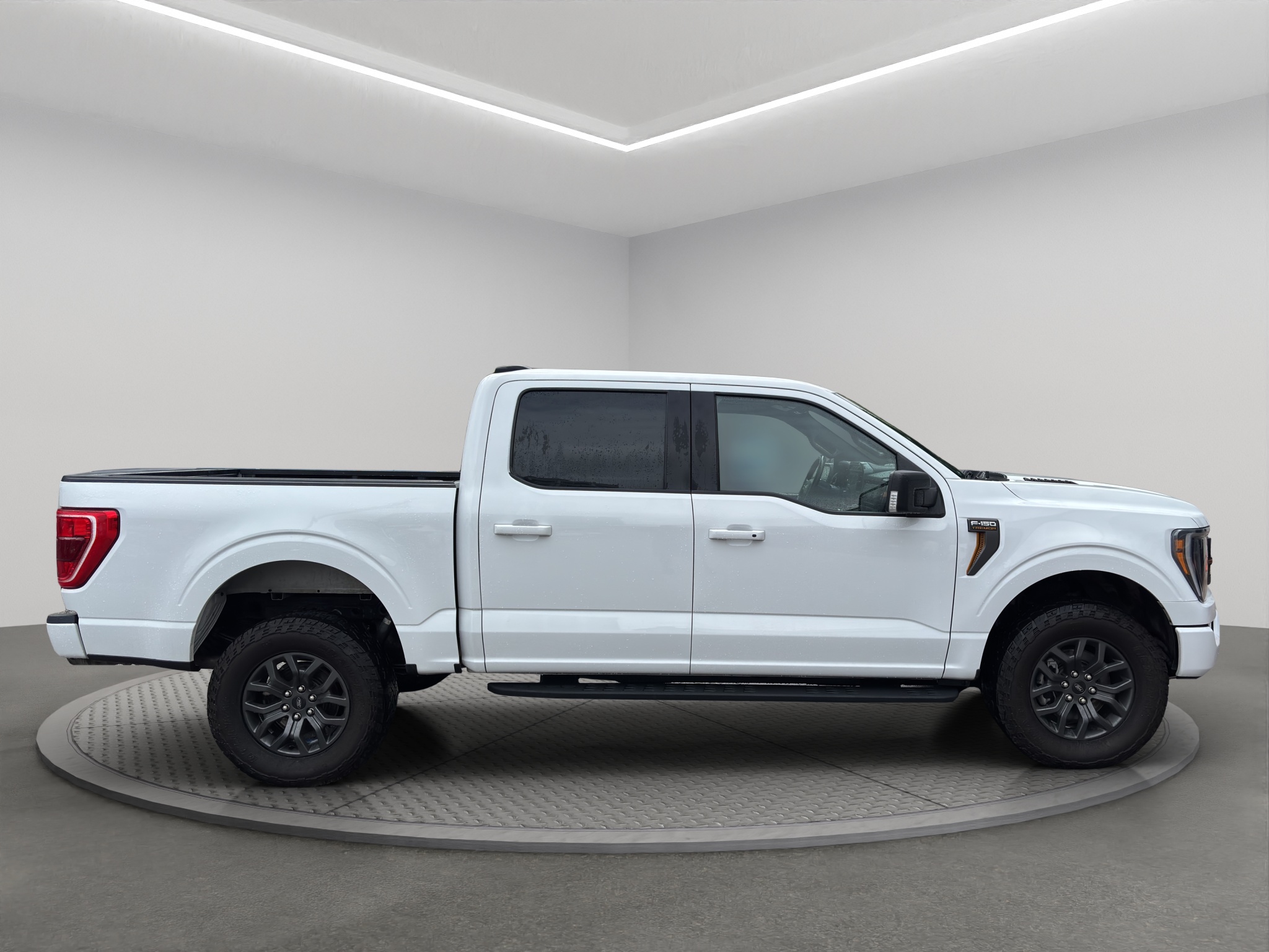 2022 Ford F-150 Tremor 4WD SuperCrew 5.5' Box — photo 3