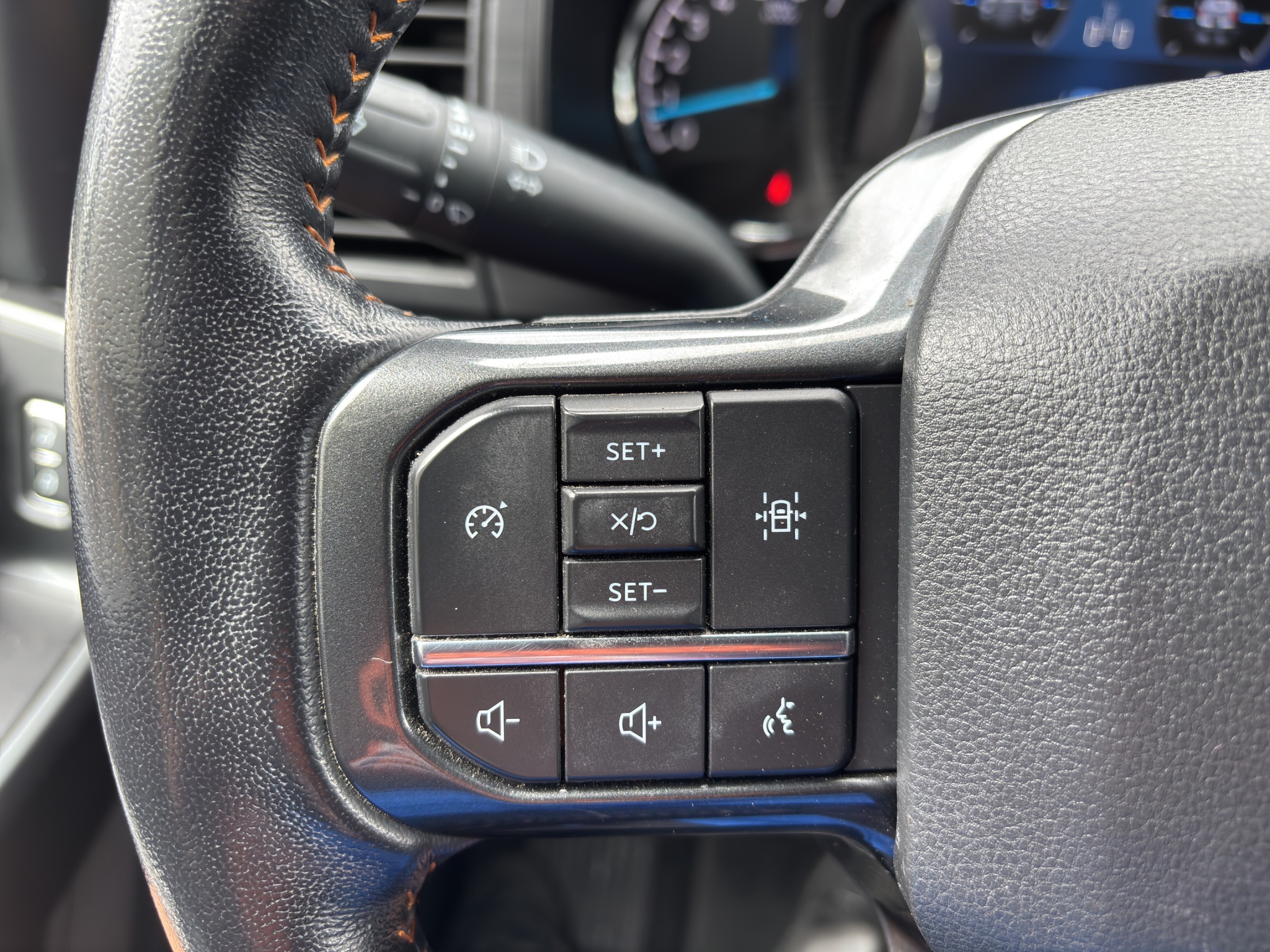 2022 Ford F-150 Tremor 4WD SuperCrew 5.5' Box — photo 7