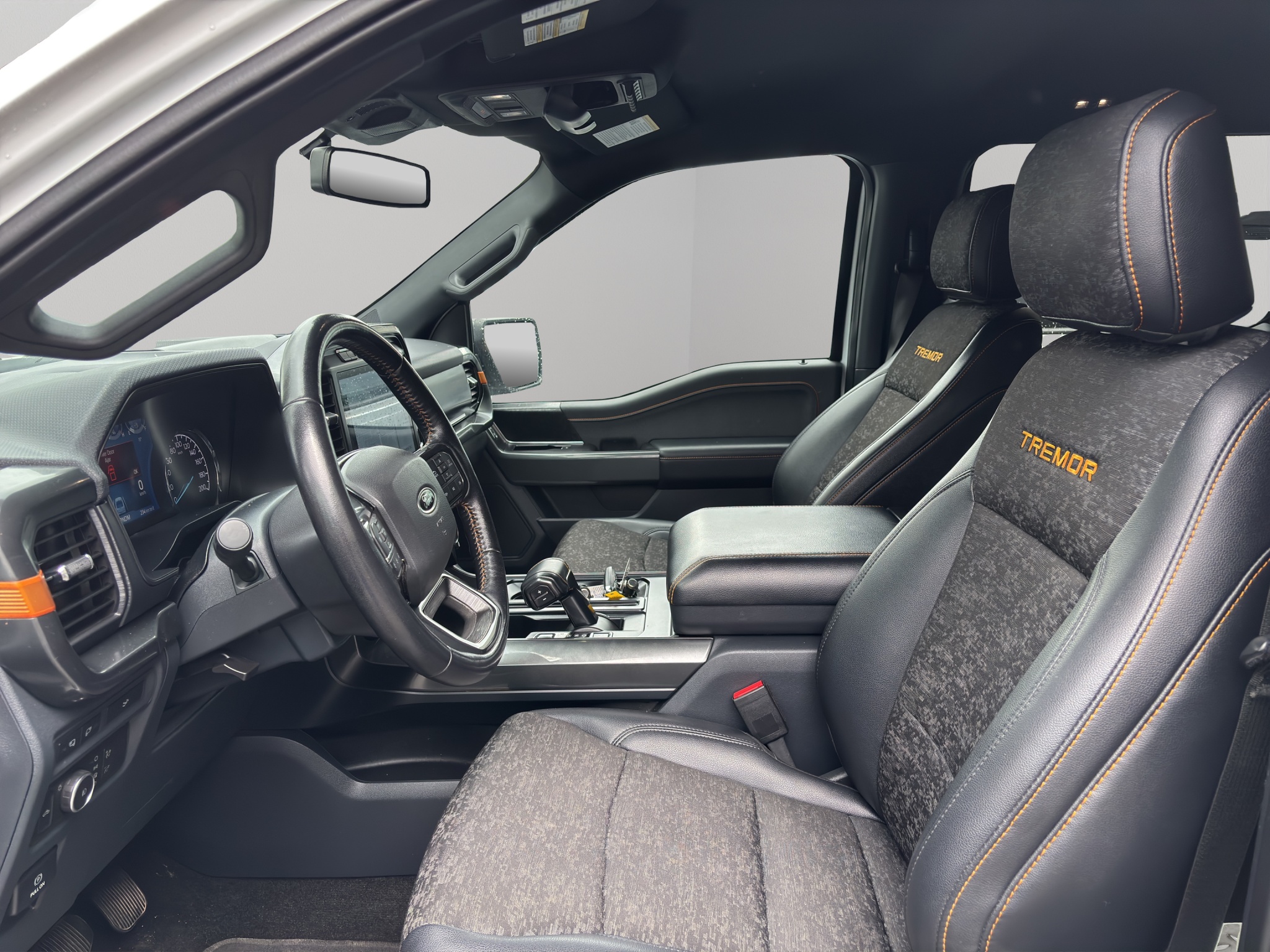 2022 Ford F-150 Tremor 4WD SuperCrew 5.5' Box — photo 9